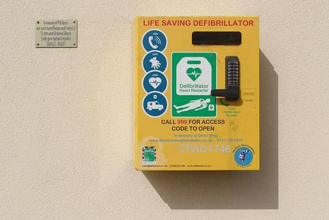 Zoll R Series Defibrillator photo 5