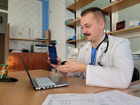 GlobalMed Transportable Exam Station Telemedicine Cart photo 3