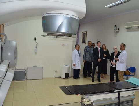 Varian TrueBeam Linear Accelerator photo 4