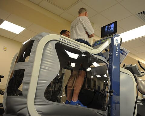 h/p/cosmos Mercury Rehab Treadmill photo 2