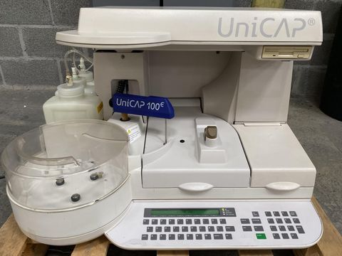 PHARMACIA Unicap 100 Immunoassay analyzer