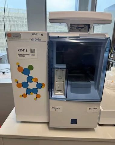 YSI 2950D-1 Biochemical Analyzer photo 2