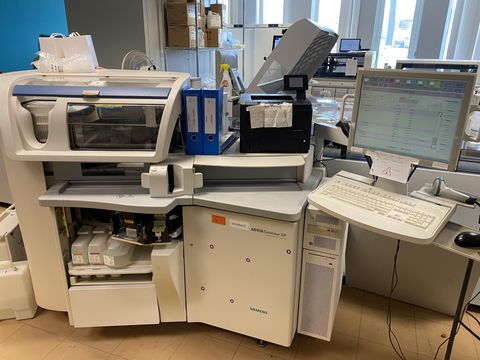 SIEMENS ADVIA Centaur XP Immunoassay analyzer