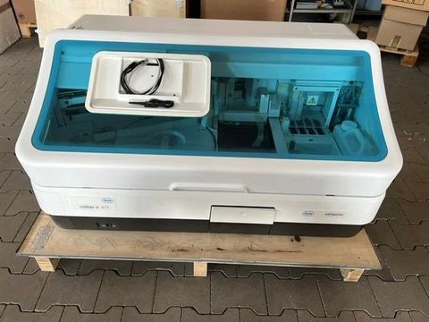 ROCHE Cobas E 411 Immunoassay analyzer