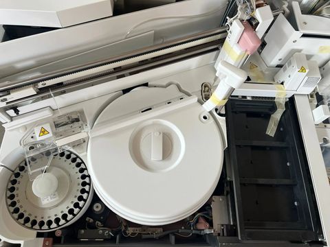 ROCHE Cobas E 411 Immunoassay analyzer photo 4