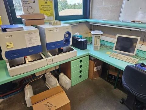 IRIS iQ-200 ELITE Urine Analyzer