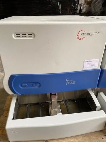 IRIS iQ-200 ELITE Urine Analyzer photo 2