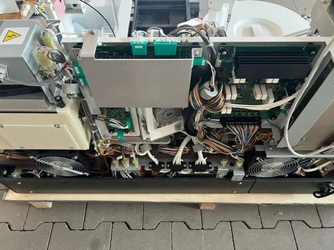 ROCHE Cobas E 411 Immunoassay analyzer photo 3