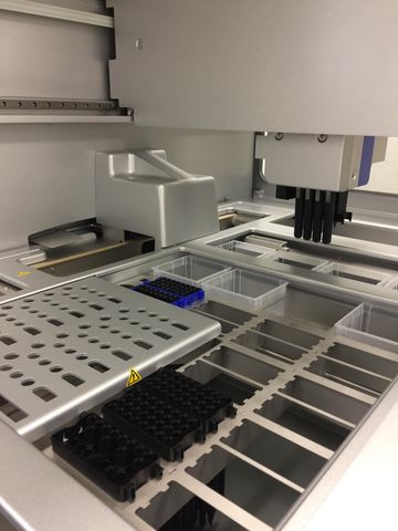 QIAGEN QIAsymphony SP DNA extractor photo 4