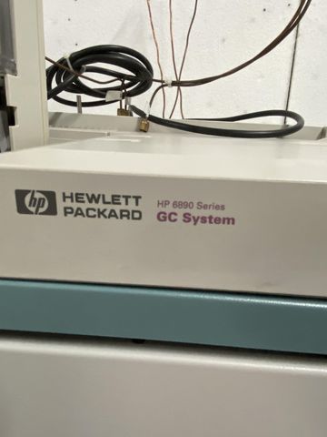 HEWLETT PACKARD 6890 Gas Chromatograph photo 2