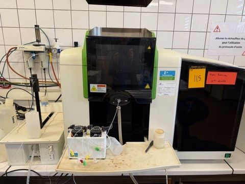 PERKIN ELMER PinAAcle 900F Mass Spectrometer