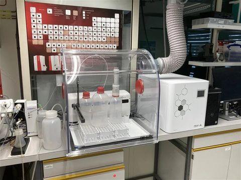 ANALYTIK JENA PlasmaQuant MS Elite S Mass Spectrometer photo 3