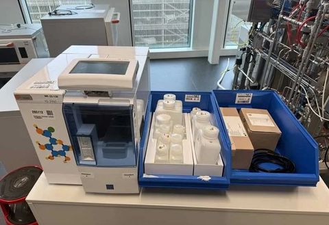 YSI 2950D-1 Biochemical Analyzer