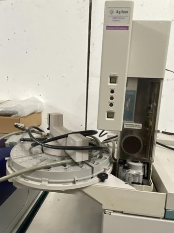 HEWLETT PACKARD 6890 Gas Chromatograph photo 4