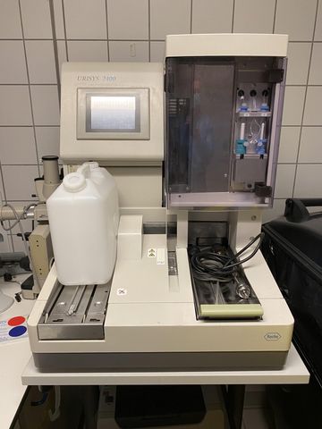 ROCHE Urisys 2400 Urine Analyzer